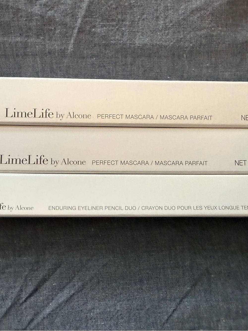 Women’s Skincare Set in White - Picture 7 of 14